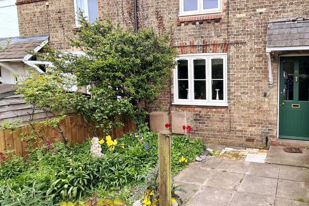 Gorgeous Two Bedroom House In Ely Exterior foto