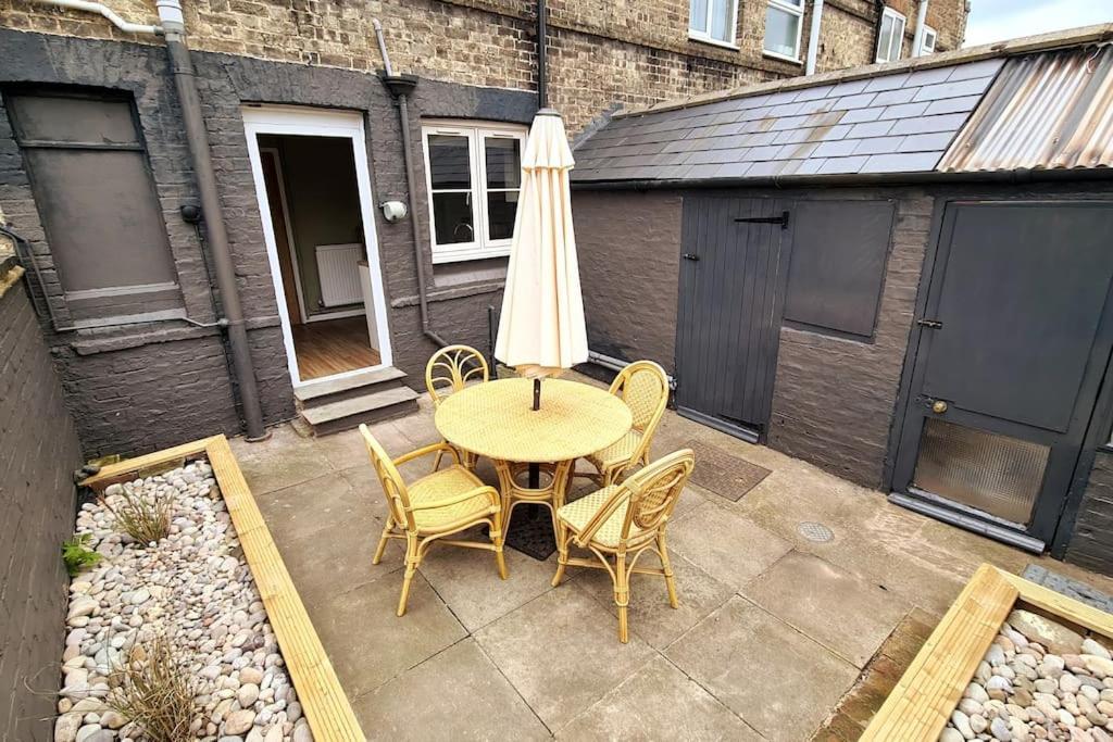 Gorgeous Two Bedroom House In Ely Exterior foto